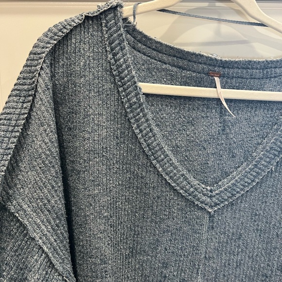 Free People pullover - Picture 2 of 3